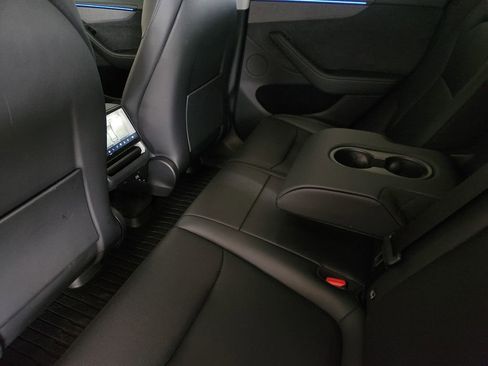 Used 2026 Tesla Model Y 2WD image 30