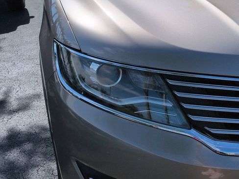 Used 2018 Lincoln MKX Reserve w/ Driver Assistance Package FWD image 10