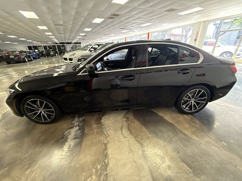 Used 2020 BMW 330i Sedan w/ Convenience Package RWD image 4