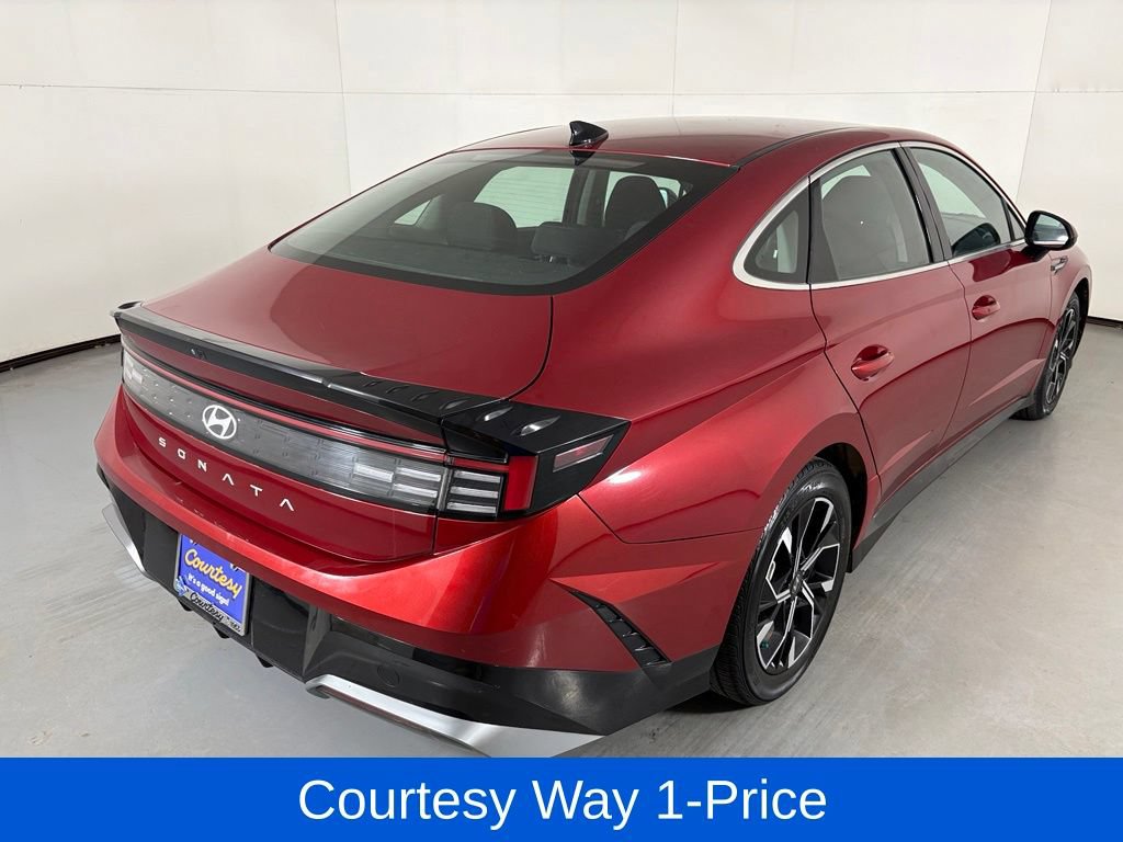 Used 2025 Hyundai Sonata SEL FWD image 11