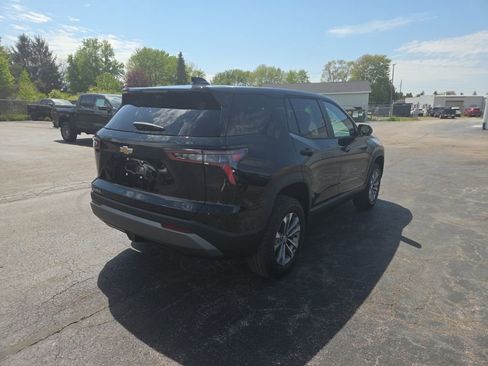 New 2026 Chevrolet Equinox LT w/ Convenience Package II FWD image 7