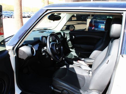Used 2013 MINI Cooper Hardtop image 10