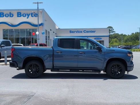Used 2024 Chevrolet Silverado 1500 Custom w/ Turbomax Blackout Package RWD image 2