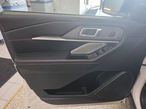 Used 2025 Ford Explorer ST AWD/4WD image 12