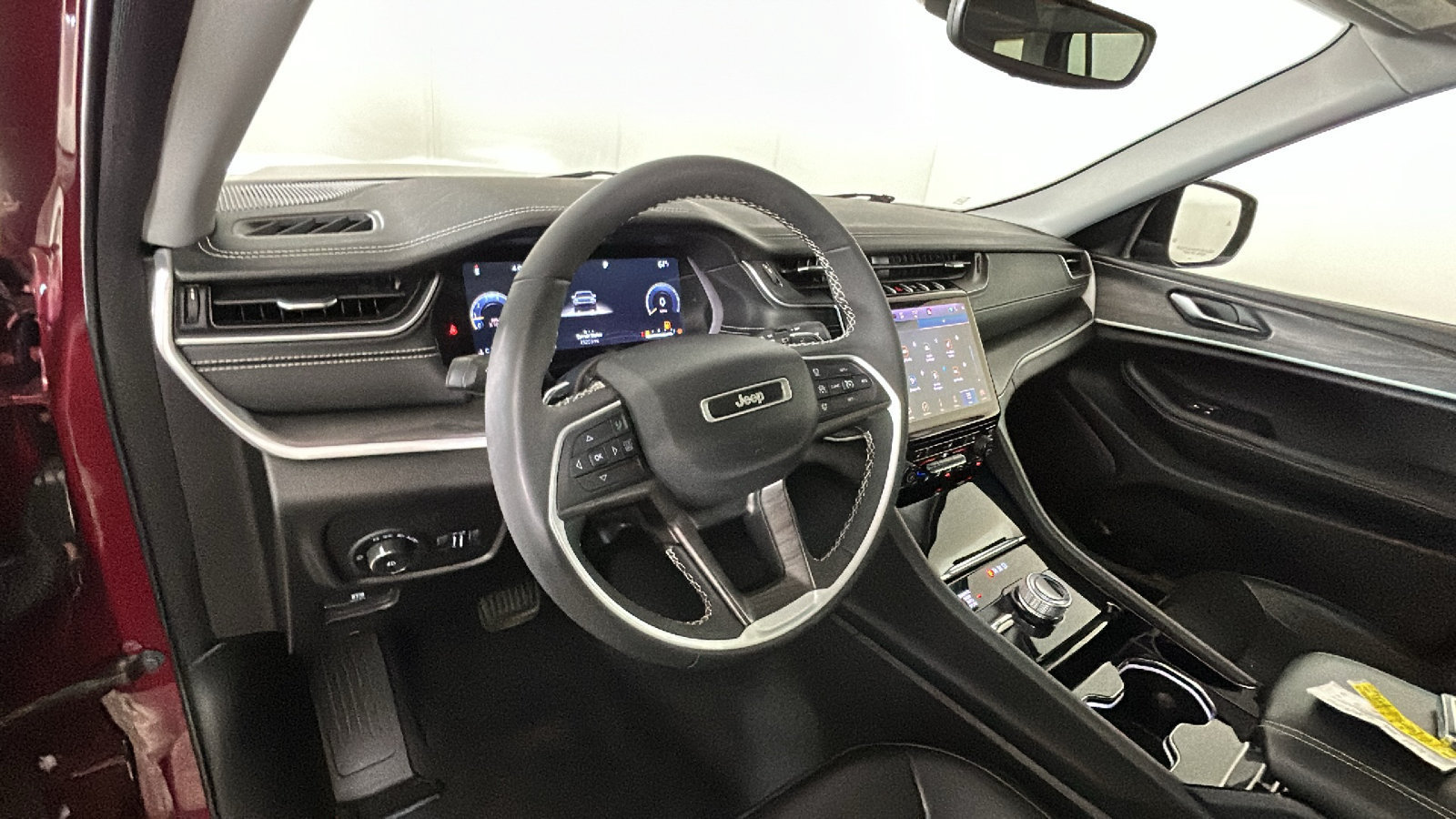 Used 2023 Jeep Grand Cherokee L Limited AWD/4WD image 17