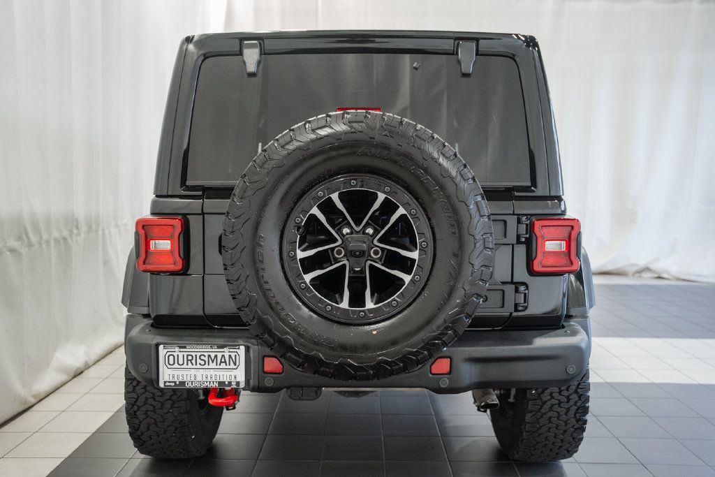 Used 2024 Jeep Wrangler Unlimited Rubicon AWD/4WD image 5