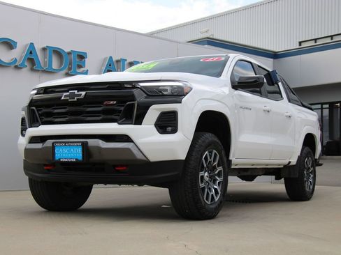 Used 2023 Chevrolet Colorado Z71 w/ Advanced Trailering Package image 2