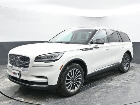 Used 2023 Lincoln Aviator AWD w/ Premium Package image 6