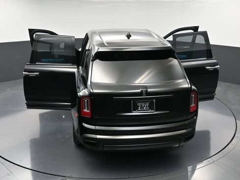 Used 2024 Rolls-Royce Cullinan Black Badge w/ Driver's Package image 40