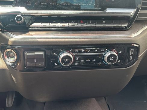 Used 2025 GMC Sierra 1500 SLT AWD/4WD image 14