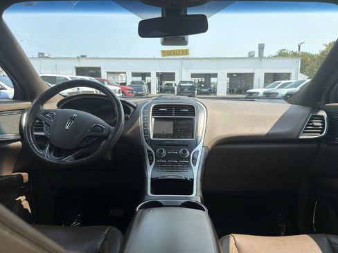Used 2017 Lincoln MKX Reserve w/ Lincoln MKX Climate Package AWD/4WD image 18