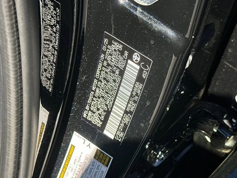 Used 2025 Toyota Prius Plug-In Hybrid image 22