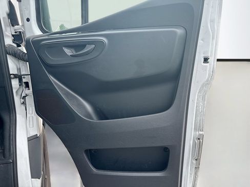 Used 2024 Mercedes-Benz Sprinter 2500 image 19