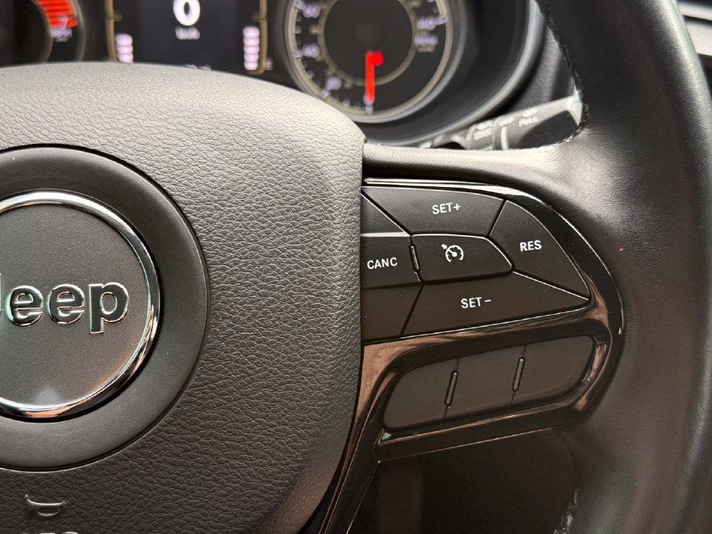 Used 2020 Jeep Cherokee Latitude Plus AWD/4WD image 29