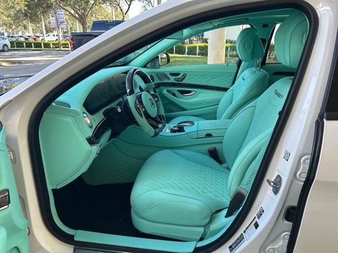 Used 2019 Mercedes-Benz S 560 Sedan w/ Premium Package image 5