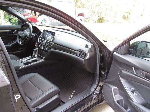 Used 2021 Honda Accord Sport image 17