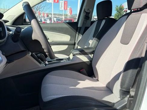 Used 2017 Chevrolet Equinox LS FWD image 17