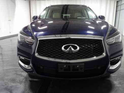Used 2020 INFINITI QX60 Luxe w/ Essential Package image 3