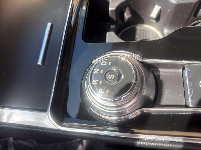 Used 2019 Ford Edge Titanium FWD image 18