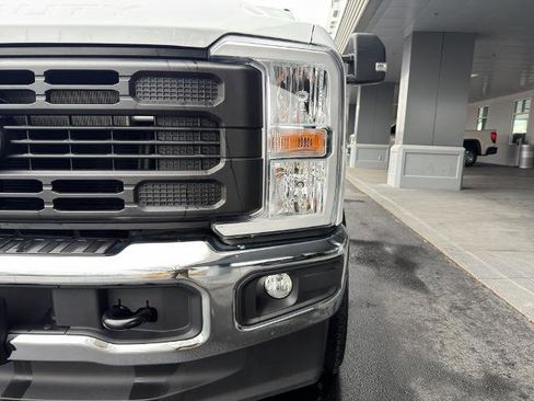 Certified 2025 Ford F350 XL w/ XL Chrome Package image 4
