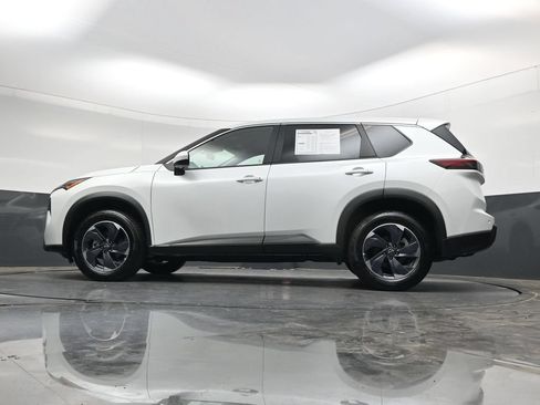 Used 2025 Nissan Rogue SV FWD image 36