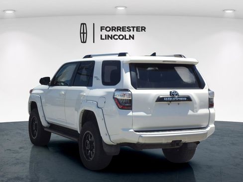 Used 2018 Toyota 4Runner TRD Off-Road Premium AWD/4WD image 5