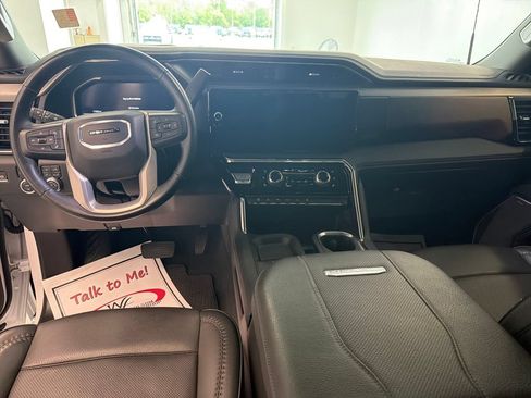 Used 2024 GMC Sierra 3500 Denali w/ Denali Reserve Package AWD/4WD image 14
