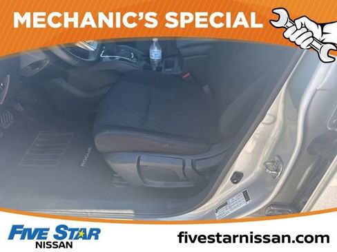 Used 2019 Nissan Rogue S w/ Special Edition Package FWD image 13