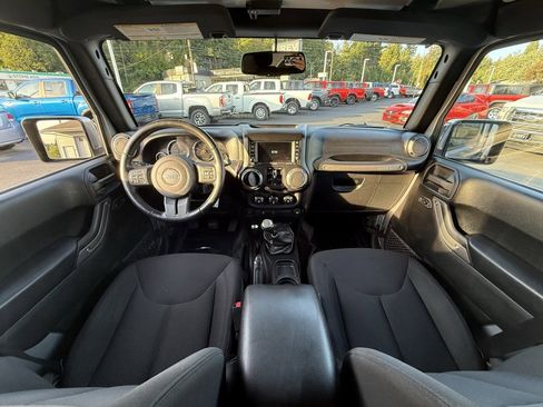 Used 2016 Jeep Wrangler Unlimited Sport w/ Power Convenience Group image 11