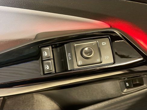 Used 2023 Volkswagen ID.4 Pro S image 15