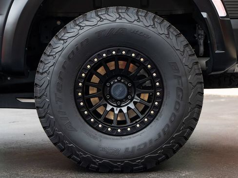 Used 2025 Ford F150 Raptor w/ Equipment Group 803A Raptor R AWD/4WD image 15