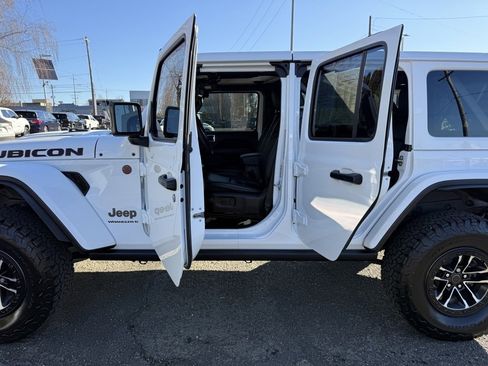 Used 2024 Jeep Wrangler Unlimited Rubicon image 19
