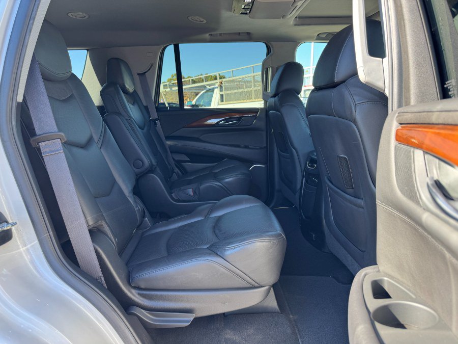 Used 2017 Cadillac Escalade Premium Luxury AWD/4WD image 19