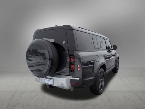 Used 2024 Land Rover Defender 130 S image 6