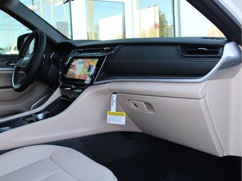 New 2026 Jeep Grand Cherokee Limited AWD/4WD image 25