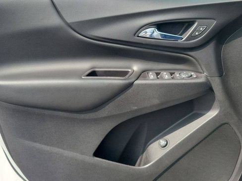 Used 2018 Chevrolet Equinox LT FWD image 10