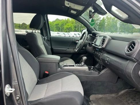 Used 2023 Toyota Tacoma TRD Sport w/ Technology Package RWD image 11