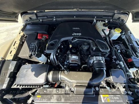 Used 2020 Jeep Gladiator Mojave AWD/4WD image 27