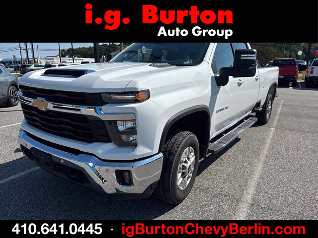 Used 2025 Chevrolet Silverado 2500 LT w/ Safety Package AWD/4WD image 1