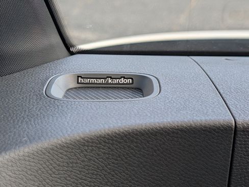 Used 2025 Volkswagen ID. Buzz 1st Edition w/ Cupholders Package RWD image 23