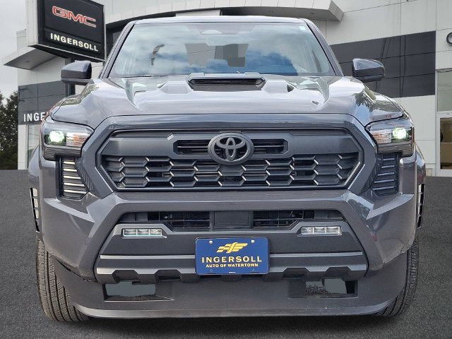 Used 2025 Toyota Tacoma TRD Sport AWD/4WD image 23