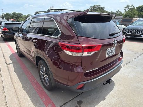 Used 2019 Toyota Highlander XLE AWD/4WD image 6