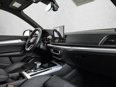 Used 2025 Audi Q5 2.0T Premium image 23