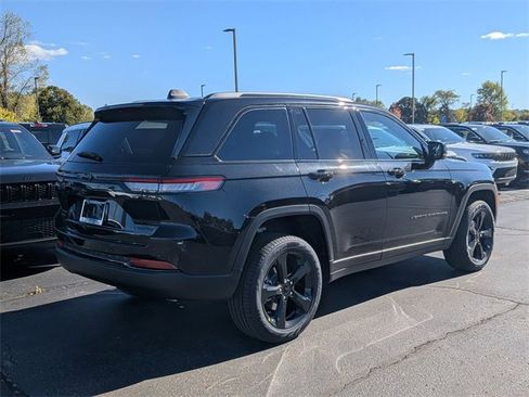 New 2025 Jeep Grand Cherokee Limited w/ Black Appearance Package image 5