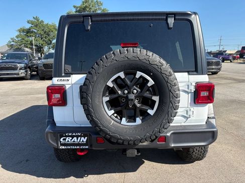 Used 2025 Jeep Wrangler Unlimited Rubicon AWD/4WD image 6