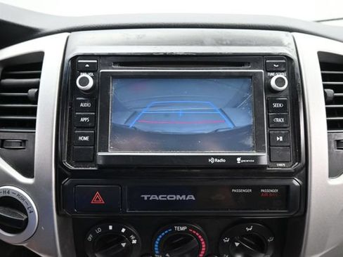 Used 2015 Toyota Tacoma 4x4 Double Cab w/ TRD Off-Road Package image 16