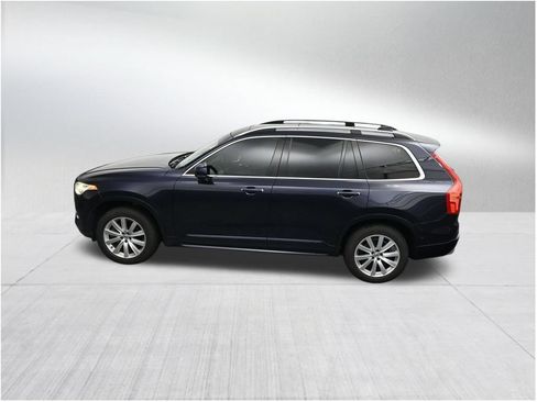 Used 2017 Volvo XC90 T6 Momentum w/ Vision Package AWD/4WD image 15