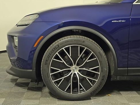 New 2026 Porsche Macan 4 Electric image 11