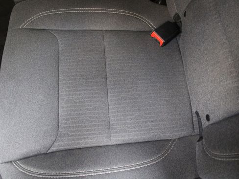 Used 2019 RAM 1500 Big Horn AWD/4WD image 15
