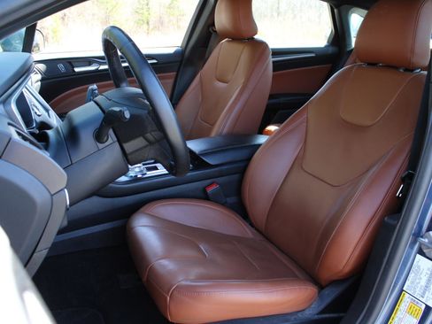 Used 2019 Ford Fusion Titanium FWD image 15